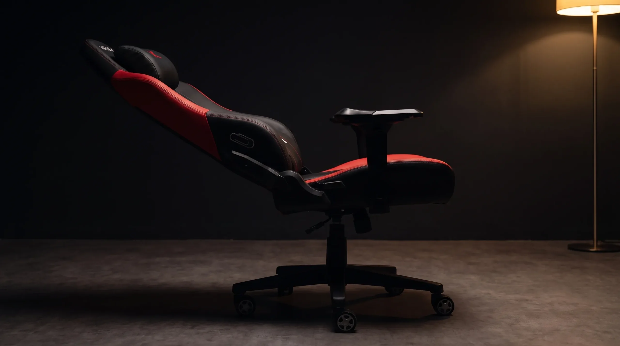 WENEX COMMANDER reclined deep at the end of a session, side view in a dark room (creative visualization)